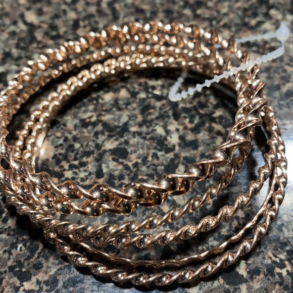 Gold bracelets - Picture 3 of 5